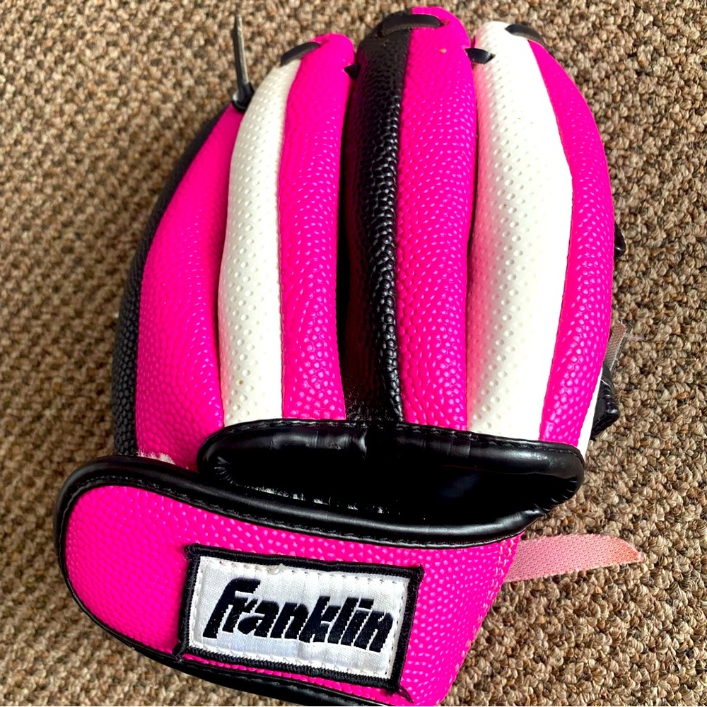 Franklin Girl’s Softball Gloves size 8.5